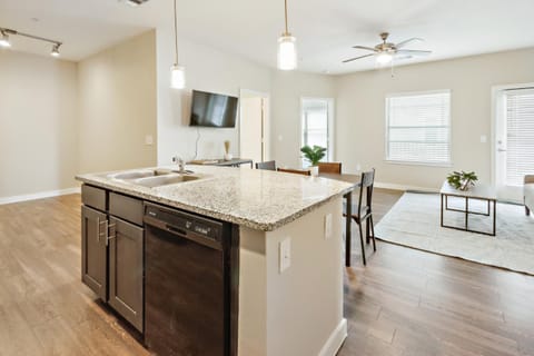 C Creek 5302 I New Construction 2Bd Apt I Gated Apartment in Houston