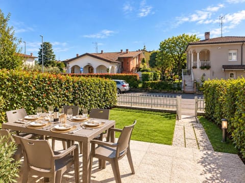 Garden, Dining area
