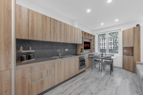 Kitchen or kitchenette, Dining area, dishwasher, oven, stove