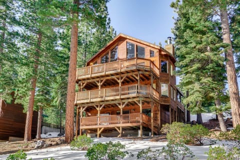 6 Mi to Ski Slopes! Family Tahoe Cabin with 3 Decks Cabin in Tahoe Vista