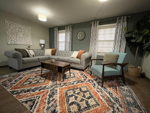 Living room, Seating area