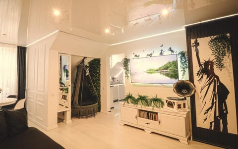 TV and multimedia, wardrobe