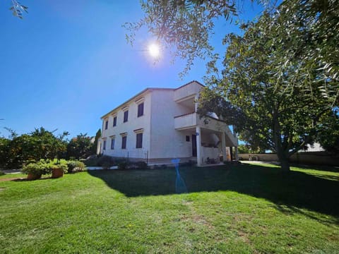 Property building, Day, Garden, Garden