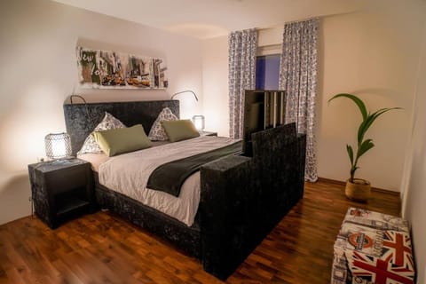 Luxury 口 Studio Knox PrimeTV 口 8min zum S-Hbf Apartment in Stuttgart