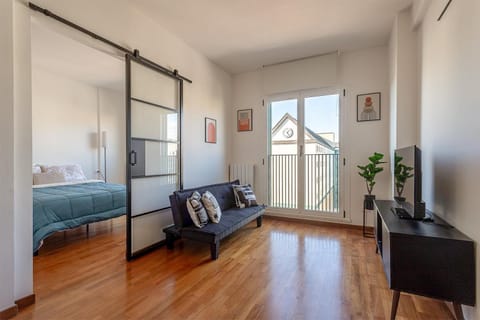 View (from property/room), Photo of the whole room, Evening entertainment, City view, Quiet street view, internet