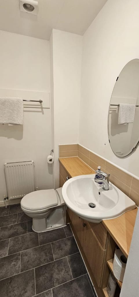 Sun Gardens Retreat- can sleep 10 with 4 Double Beds & 2 sofa beds House in England