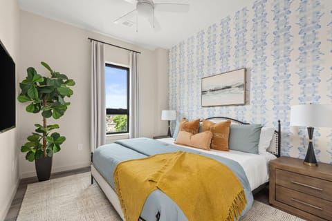 Bed, TV and multimedia, Bedroom