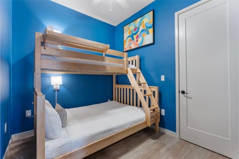 Bed, Photo of the whole room, Bedroom, bunk bed