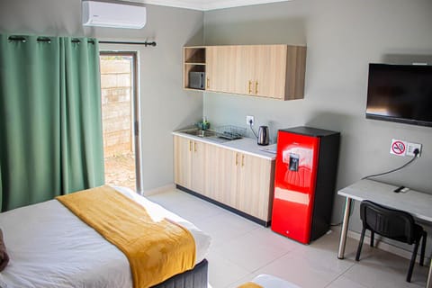 TV and multimedia, Kitchen or kitchenette, Bedroom, air conditioner