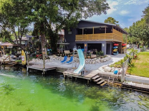 Landing at Richard Weeki River House in Spring Hill