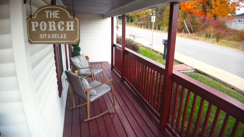Patio, Property logo or sign, Seating area, Autumn, Quiet street view