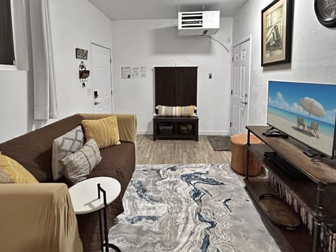 Quaint Monument Retreat studio Apartment in Grand Junction