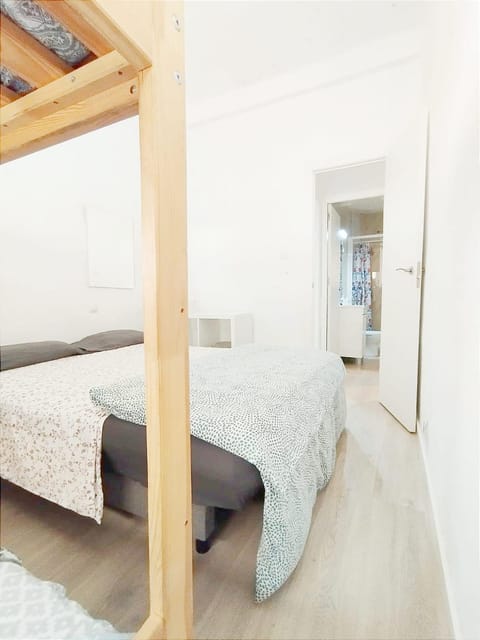 MM76 Piso 2 dormitorios salon Puente de Vallecas Apartment in Madrid