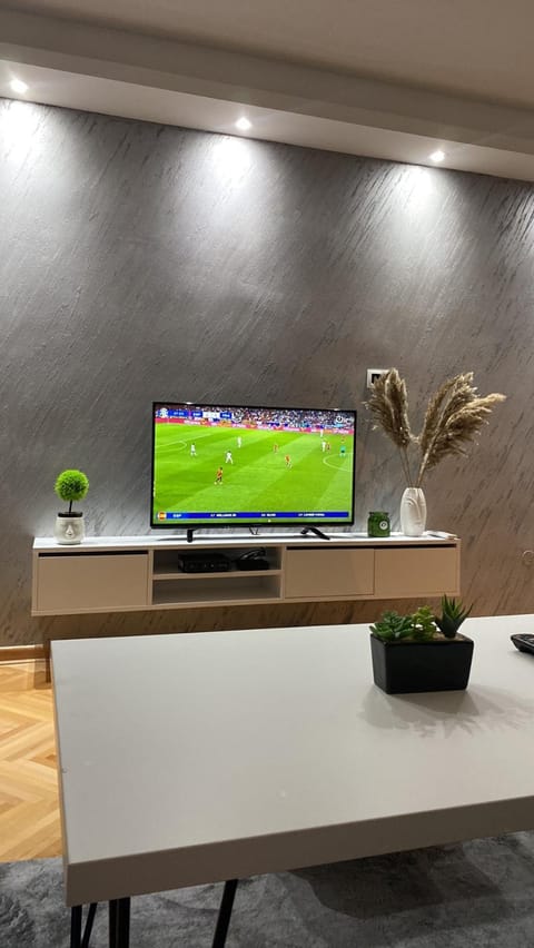 Communal lounge/ TV room, TV and multimedia, Evening entertainment