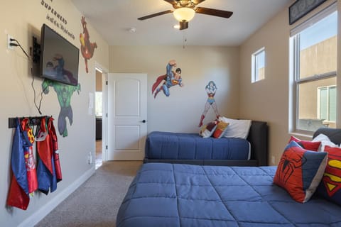 Bed, Photo of the whole room, Bedroom