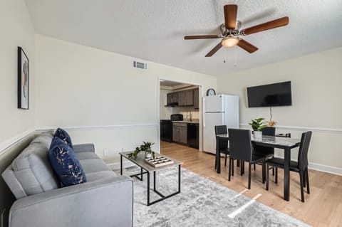 Overlook Club A2 l Spacious and cozy Apartment in Cumming