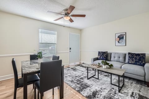 Overlook Club A2 l Spacious and cozy Apartment in Cumming