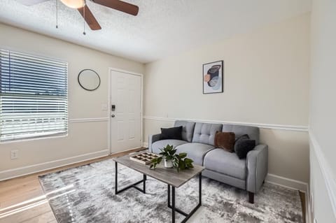 Overlook Club C6 l Spacious and cozy Apartment in Cumming