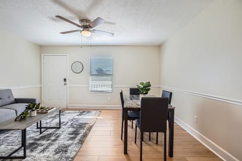 Overlook Club C7 l Spacious and cozy Apartment in Cumming