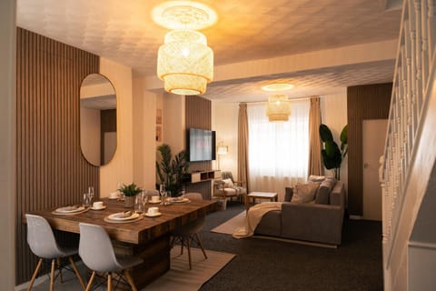 Living room, Seating area