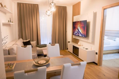 TV and multimedia, Living room, Photo of the whole room, Seating area