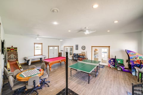 8-Acre Bridgman Oasis Pool, Hot Tub and Game Room House in Bridgman