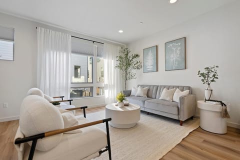 Meridian Park Shoreline WA House in Shoreline