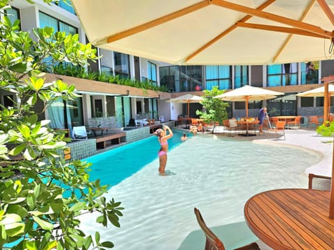Swimming pool