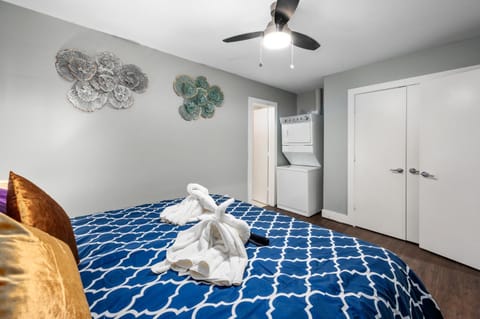 1BR King Bed Apt, Free Park Close to Medical Center Apartment in Houston