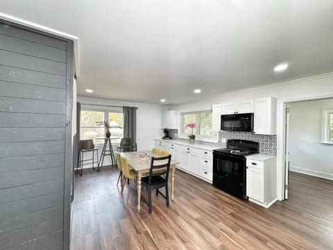 Kitchen or kitchenette, oven, stove