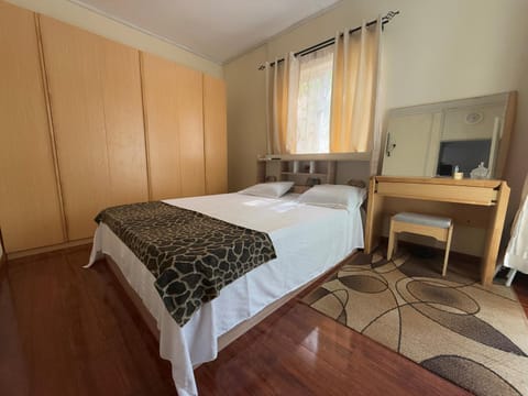 Bed, Bedroom, wardrobe