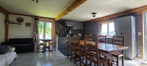 Chalet à Besse 12 personnes Chalet in Besse-et-Saint-Anastaise