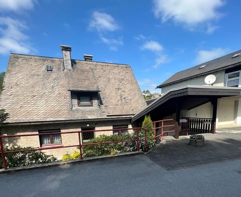 Property building, Day