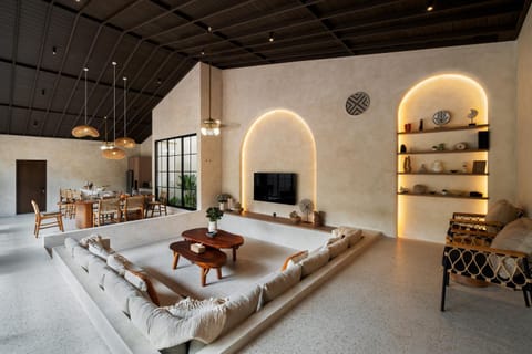 Communal lounge/ TV room, TV and multimedia, Living room, Seating area, Evening entertainment