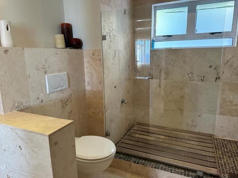 BGS Luxury Two Bedroom Accommodation -Camps Bay-Cape Town Apartment in Camps Bay