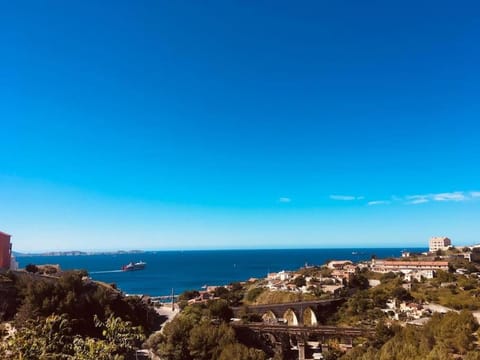 L'Estaque T3 atypique avec vue sur mer et jardins Apartment in Marseille
