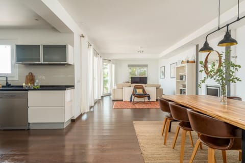 Living room, Dining area, kitchen