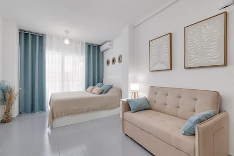 Bed, Living room, Photo of the whole room