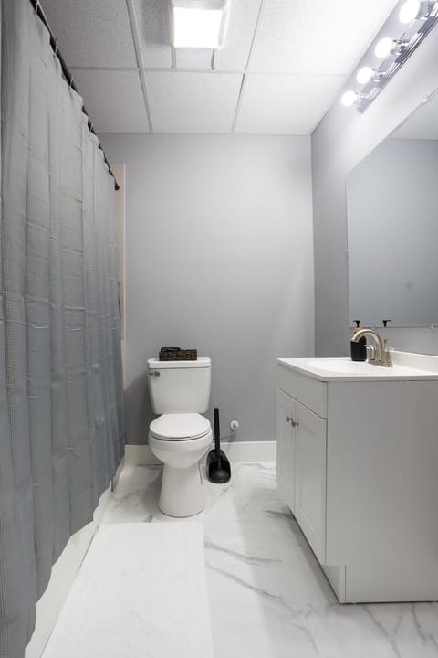 Cozy 2 Bedroom 15 mins from Dwntown ATL House in Panthersville