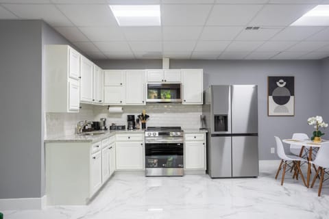 Cozy 2 Bedroom 15 mins from Dwntown ATL House in Panthersville