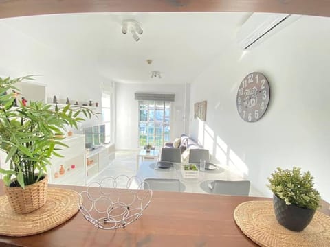 TV and multimedia, Kitchen or kitchenette, Living room, Seating area, Dining area, heating, internet, air conditioner