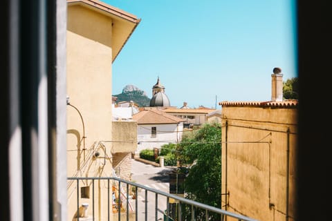 Property building, Balcony/Terrace, City view