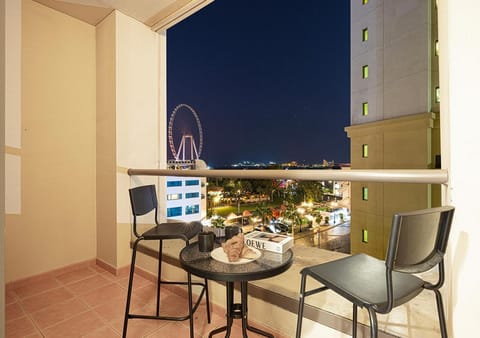 2 min walk to JBR Beach & Dubai Marina - Sea View Apartment in Dubai