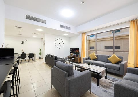 2 min walk to JBR Beach & Dubai Marina - Sea View Apartment in Dubai