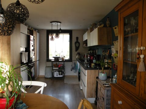 Chambre cooconing salon avec canape convertible Bed and Breakfast in Rouen