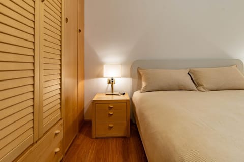 Bed, Photo of the whole room, Bedroom, wardrobe