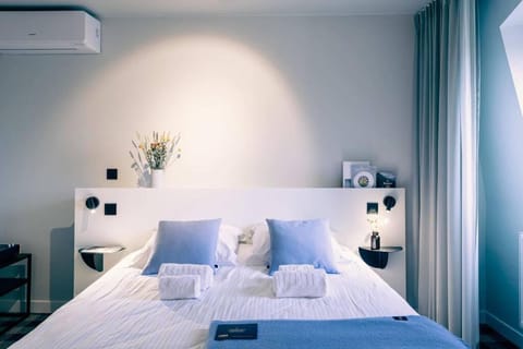 Cozy Studio for Two in Central Ghent Apartment in Ghent