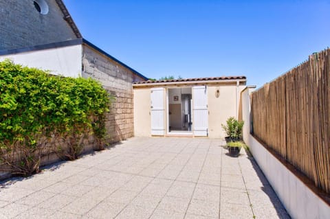 Property building, Balcony/Terrace