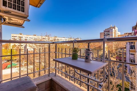 Property building, View (from property/room), Balcony/Terrace, City view