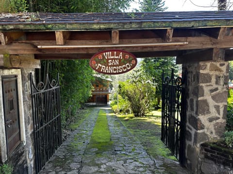 Villa San Francisco Chalet in Valle de Bravo